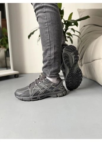 Чорні кросівки чоловічі asics gel-kahana 8 dark grey gore-tex ii асікс гель кахано 8 чорні демісезон No Brand