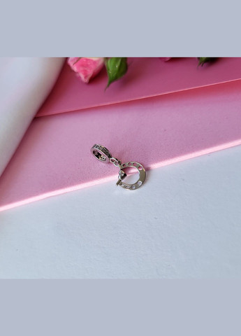 Серебряная шарм подвеска оберег Подкова с сердцем серебро 925 пробы Родированное (АРТ.1249п) 0.69г No Brand (316261673)