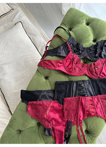 Темно-бордовый демисезонный утонченный комплект белья из мягкого кружева Vakko