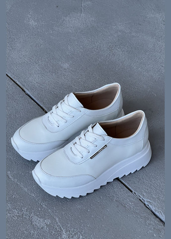 Стильні та зручні кросівки з натуральної шкіри в білого кольорі InFashion Кросівки білі демісезони (322236452)