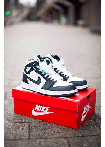 Білі кросівки чоловічі nike air jordan 1 retro mid blue white найк аір джордан білі демісезон No Brand