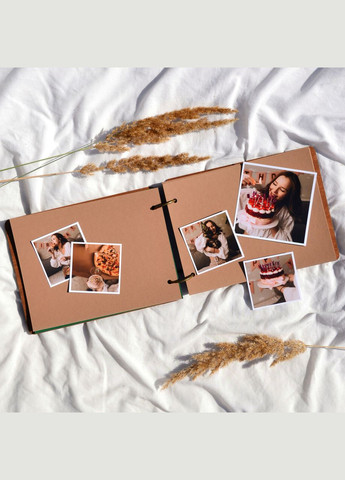 Крафтбук "FAMILY" с темной деревянной обложкой и бежевыми страницами Your Magnets (336954902)