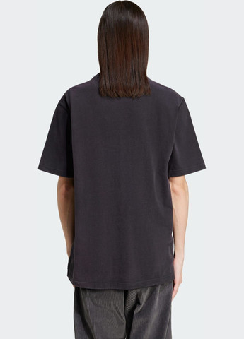 Чорна футболка eqt adidas