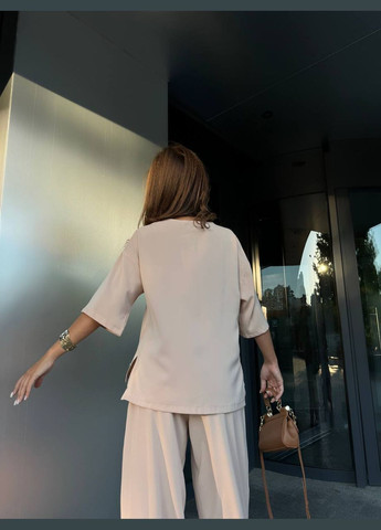 Жіноча футболка вільного крою з костюмної тканини MonCher - (345563925)