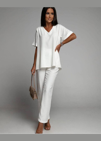 Жіночий костюм-двійка колір білий р.50/52 453571 New Trend (286330222)