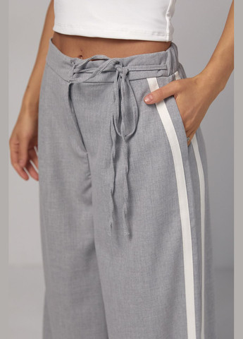 Жіночі штани з лампасами на зав'язці - світло-сірий Lurex (282957680)