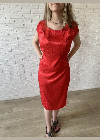 Червона повсякденний, кежуал червоне шовкове літнє жіноче плаття-футляр міді з квіточками сукня-футболка, футляр No Brand з квітковим принтом