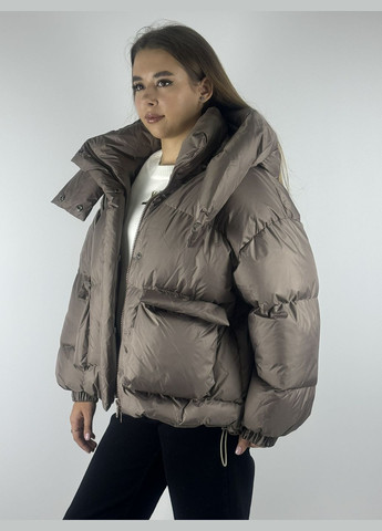 Коричневая куртка женская, коричневого цвета капуцином, объемная, зимняя, с большим капюшоном и двумя карманами, современный дизайн. Object
