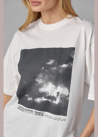 Молочная летняя трикотажная футболка с принтом неба Lurex