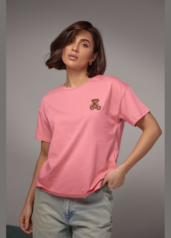 Розовая летняя женская футболка с вышитым медвежонком - розовый Lurex