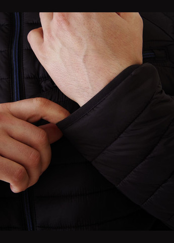 Черная куртка мужская S4