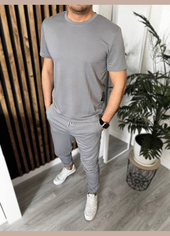 Серый костюм мужской штаны и футболка No Brand