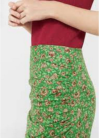 Салатовая цветочной расцветки юбка Mango