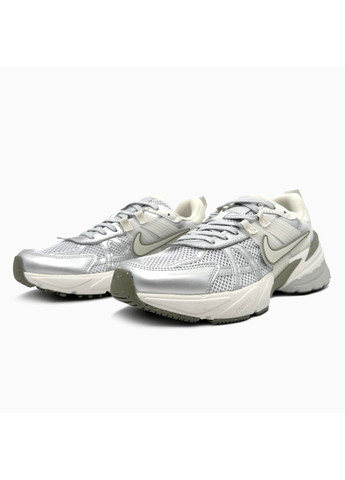 Білі Осінні кросівки чоловічі nike v2k runtekk silver / olive / white найк в2к рантекк No Brand