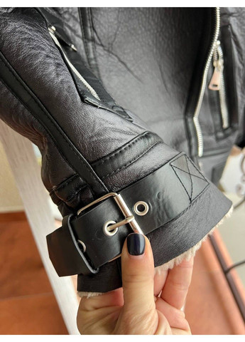 Дубленка женская 243 средней длины из экокожи на молнии с мехом черная AFTF BASIC (316035525)