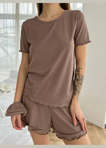 Бежевая всесезон пижама женская комплект шорты футболка резинка для волос футболка + шорты JUGO m523