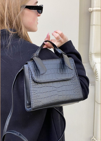 Жіноча сумка крос-боді на ремінці рептилія A1325 чорна No Brand (285716439)