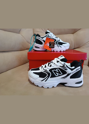 Белые всесезонные кроссовки No Brand