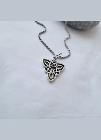 Серебряная подвеска оберег амулет Трикветр черненное серебро 925 пробы (АРТ.8983ч) 2.40г No Brand (306741224)