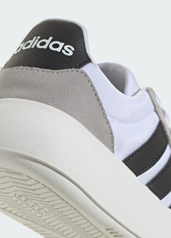 Белые всесезонные кроссовки barreda decode kids adidas