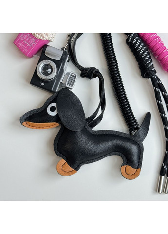 Брелок подвес с игрушечным фотоаппаратом, таксой и шнурками на сумку, рюкзак или ключи. B&S (368827081)