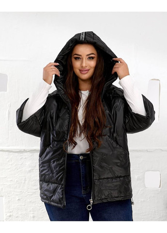 Чорна демісезонна жіноча куртка чорна демісезонна батал oversize з капюшоном та рукавом 3/4 Bonita Куртка