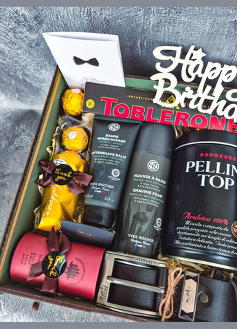 Мужской подарочный набор с ремнем, кофе, косметикой Yves Rocher и шоколадом в деревянной коробке. No Brand (340535682)