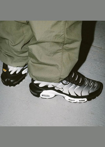 Черные всесезонные кроссовки air max tn plus black silver white - dm0032-003 Nike
