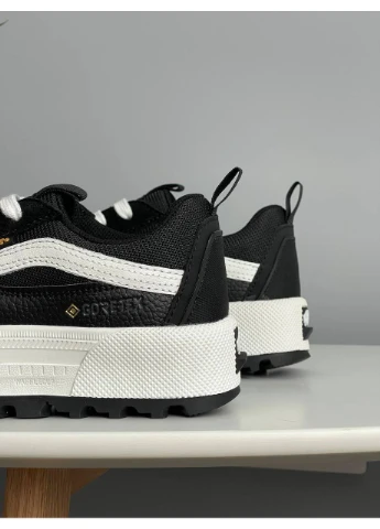 Чорно-білі кросівки чоловічі і жіночі демісезон Vans Old Skool MTE-1 Black White Gore-Tex | Ванс Олд Скул MTE-1