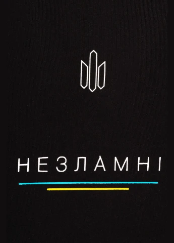 Черная футболка Demos