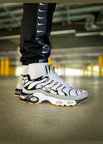 Серые всесезонные кроссовки мужские nike air max tn plus grey white black | найк аир макс тн плюс серые белые черные No Brand