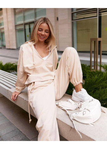 Жіночий спортивний костюм з худі та штанами Україна (352261719)