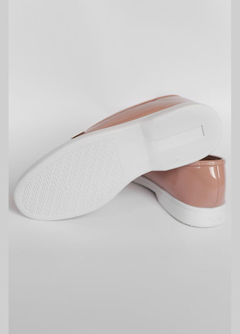 Туфли-лоферы женские розового цвета Let's Shop с цепочками
