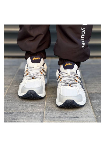 Молочные демисезонные мужские кроссовки No Brand