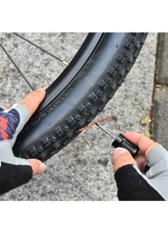 Ремкомплект для безкамерки Holeshot Tubeless Puncture Plugger Kit, Silver (PPR-TPP-SIL-12) Peaty's (362480948)