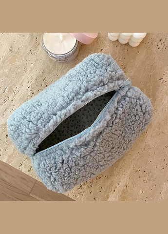 Косметичка Пухнаста Mirrow Блакитна (С3973305) No Brand (330779014)