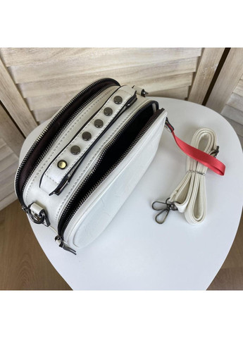 Сумка-клатч женская молочная из искусственной кожи с плечевым ремнем и змеиным принтом ProDobro (363259592)