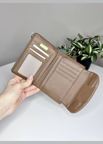 Кожаный мягкий кошелёк на магнитах среднего размера Classic (316218757)