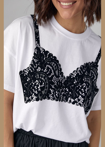 Черно-белая летняя футболка oversize украшенная принтом в виде кружевного лифа - бежевый Lurex