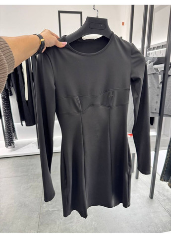 Черное повседневный, кэжуал женское платье с имитацией пирсинга силуэтная Avanti однотонное