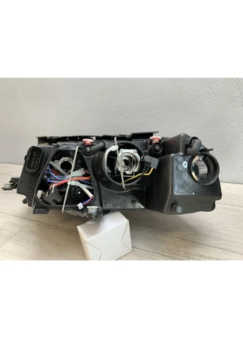 Фары передние Volkswagen Passat B5 2000-2005 (LPVW46) No Brand (381822246)