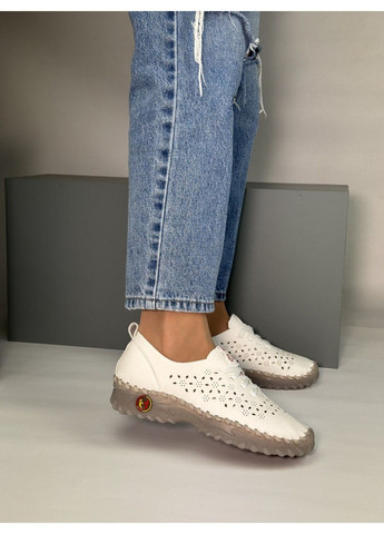 Белые 402 мокасины кожаные белые с перфорацией VIKA