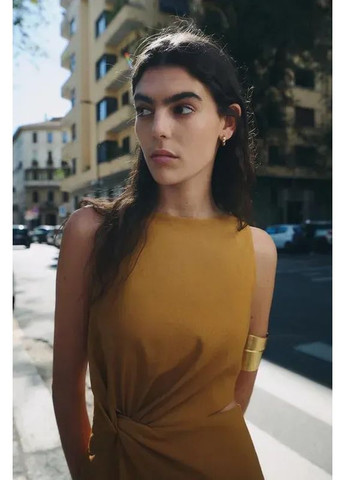 Горчичное платье cut out меди zw collection Zara