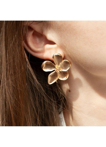 Сережки з великими квітами Сакура матові вінтажний y2k стиль золотиста пара сережок гвоздики для дівчини квіткова форма аніме No Brand (363264262)