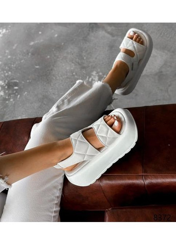 Белые женские босоножки на платформе 1627 белые Ailaifa