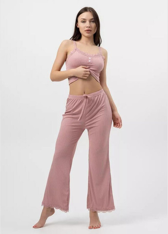 Розовая всесезон женская пижама двойка с топом на тонких бретелях + брюки свободного кроя пижамный комплект в рубчик с кружевной отделкой майка + брюки Cindylove