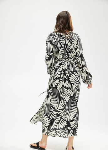 Чорна кежуал сукня H&M з абстрактним візерунком