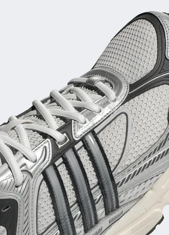 Комбіновані кросівки response cl літні adidas