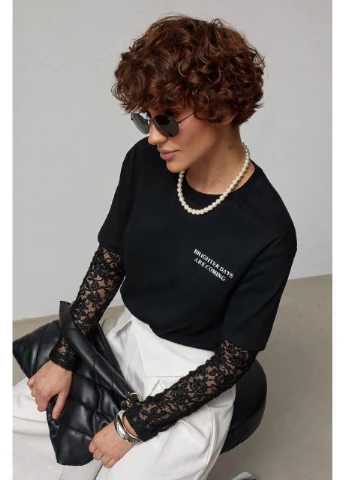 Жіночий лонгслів з написом з мереживними рукавами Lurex (385643812)