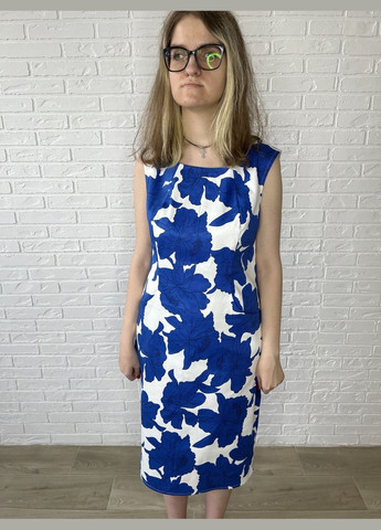 Білий повсякденний, кежуал біле бавовняне котонове літнє жіноче плаття-футляр міді з квітковим принтом з великими синіми квітами сукня-майка, футляр No Brand з квітковим принтом